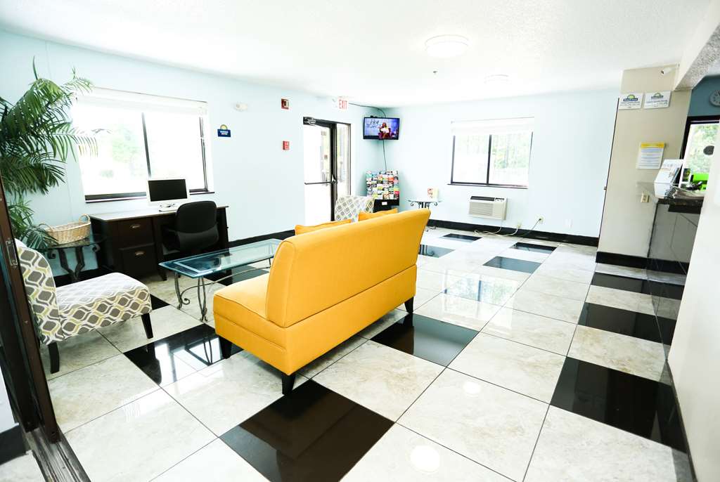 Super 8 by Wyndham Villa Rica - photo 4