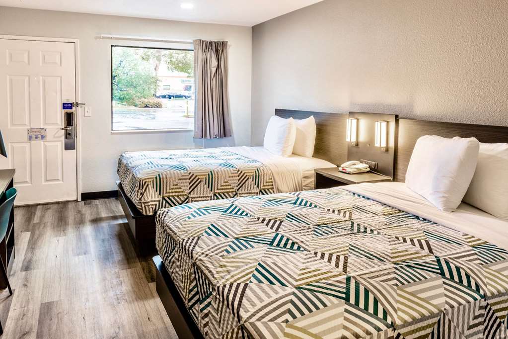 Motel 6 Carlsbad CA East - photo 13