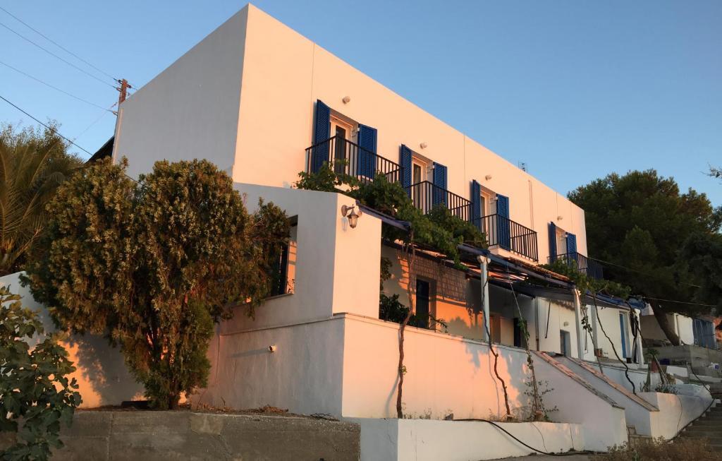 Loukia Studios & Suites in Ano Syros, Greece