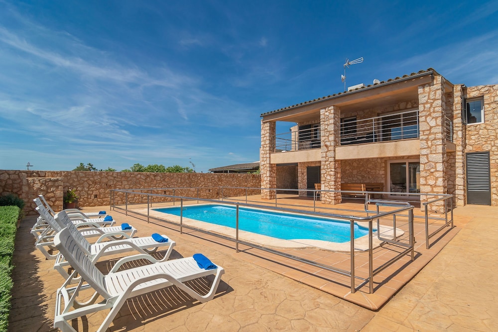 Finca Castillo in Mallorca - last minute hotel in Manacor