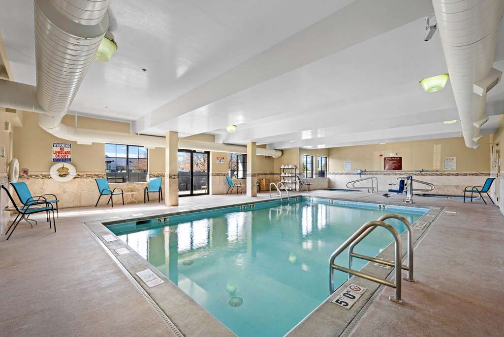 AmericInn by Wyndham Denver Airport - photo 10