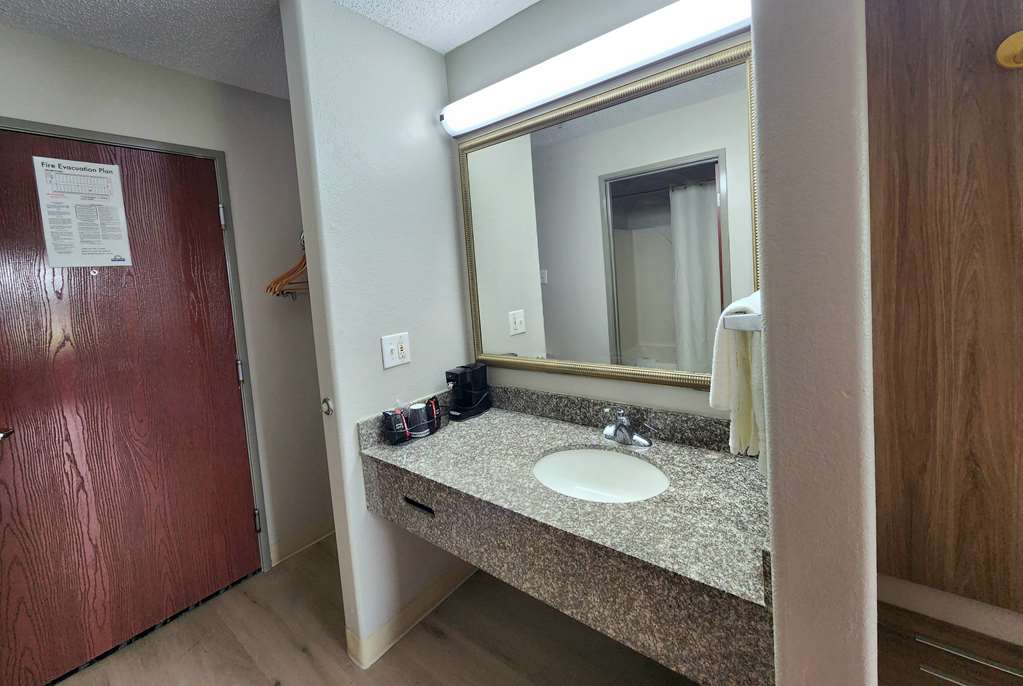 Days Inn by Wyndham Lafayette Scott - photo 2