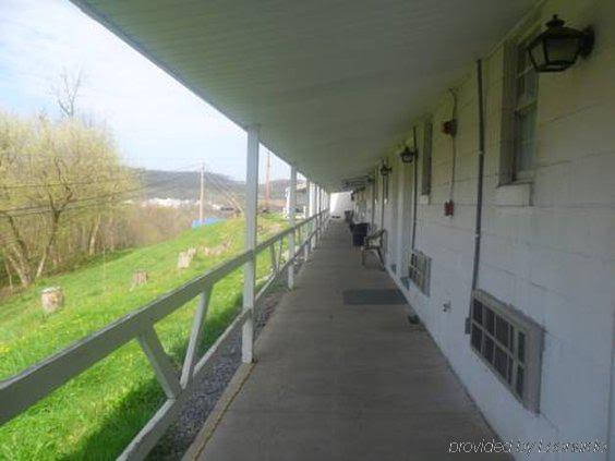 Morgantown Motel - photo 15