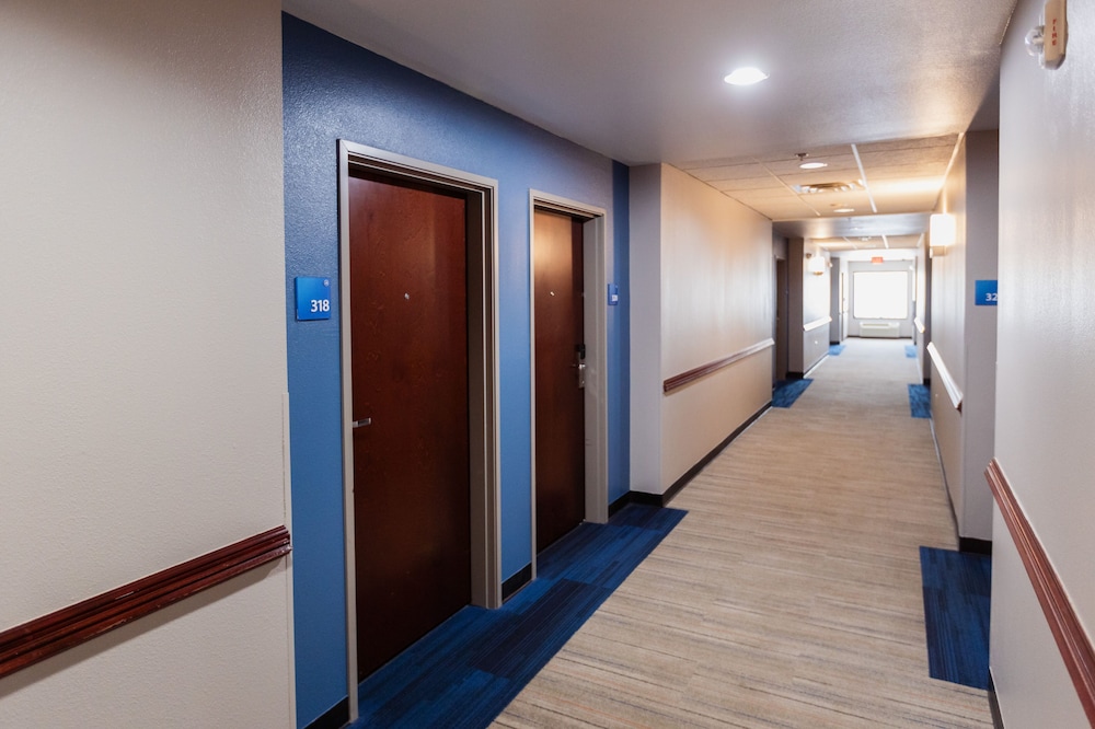 Holiday Inn Express & Suites Guthrie North Edmond by IHG - photo 39