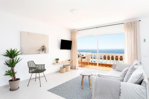 Sunrise On The Ocean — 4-Star Luxury Hotel in Candelaria, Spain