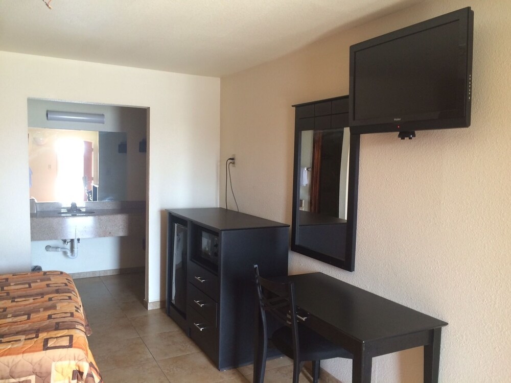 Bayshore Motel - photo 4