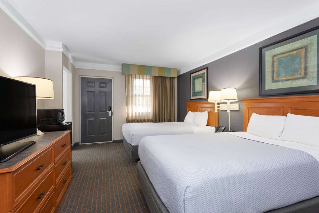 La Quinta Inn by Wyndham Pensacola - photo 8