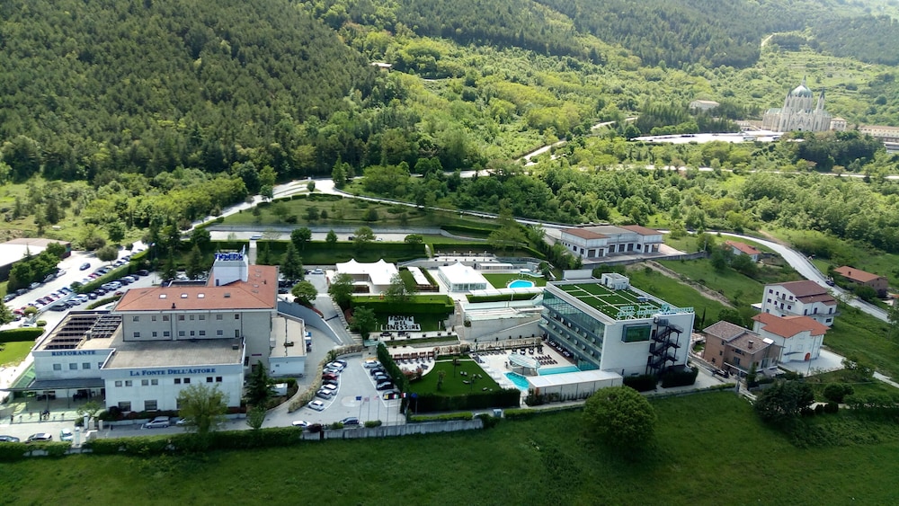 La Fonte dell'Astore — 4-Star Luxury Hotel in Castelpetroso, Italy