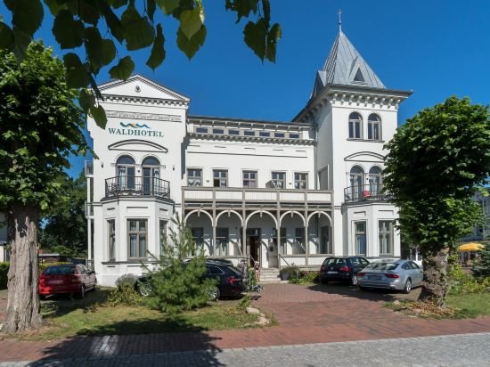 Waldhotel - carbon neutral hotel in Seeheilbad Graal-Mueritz