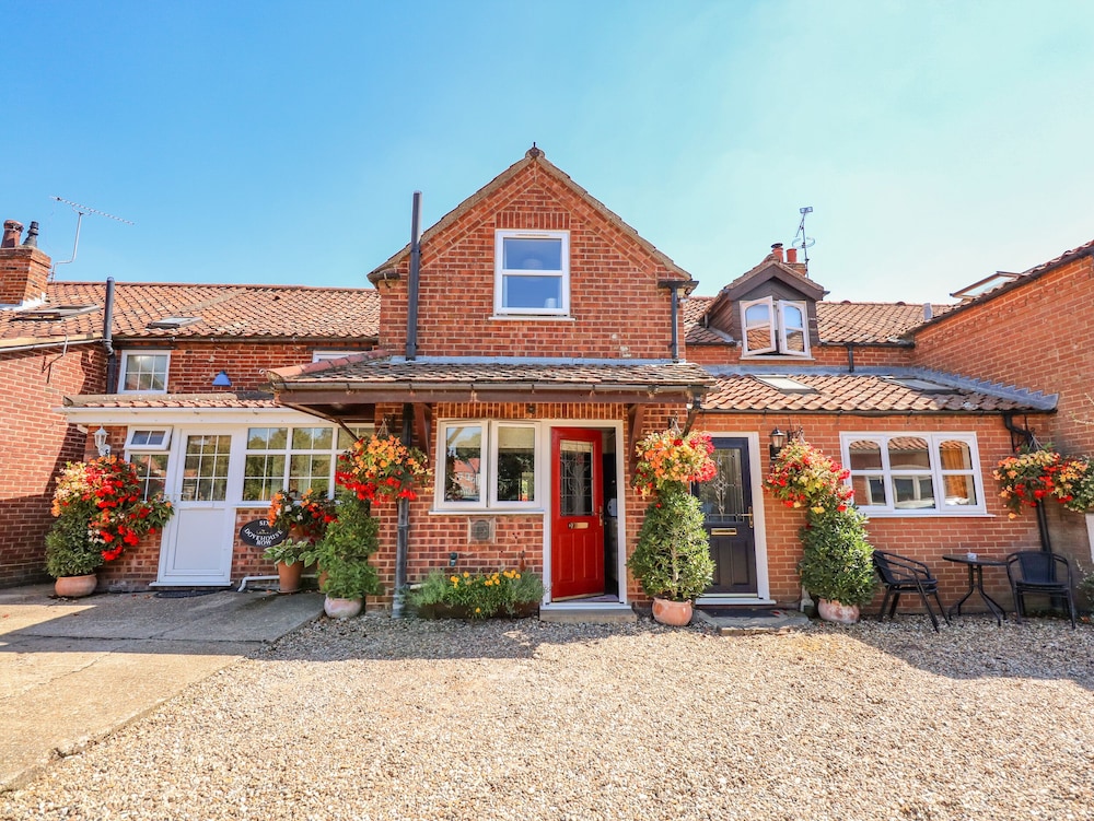 Camerons Cottage 10335448 — Swaffham