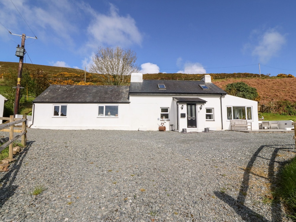 Pennant Cottage — 4-Star Luxury Hotel in Pwllheli, United Kingdom