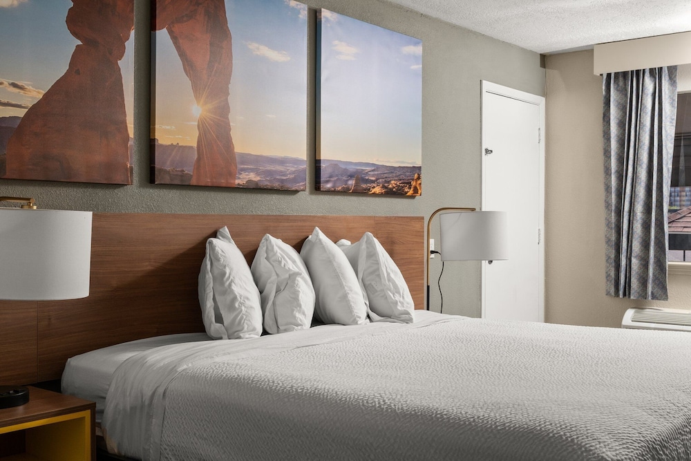 Extend A Suites Midtown Albuquerque - photo 8