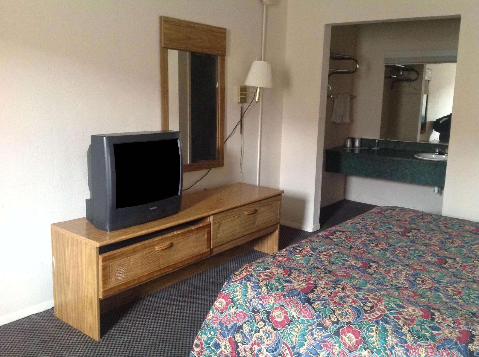 Country Hearth Inn & Suites Indianapolis - photo 9