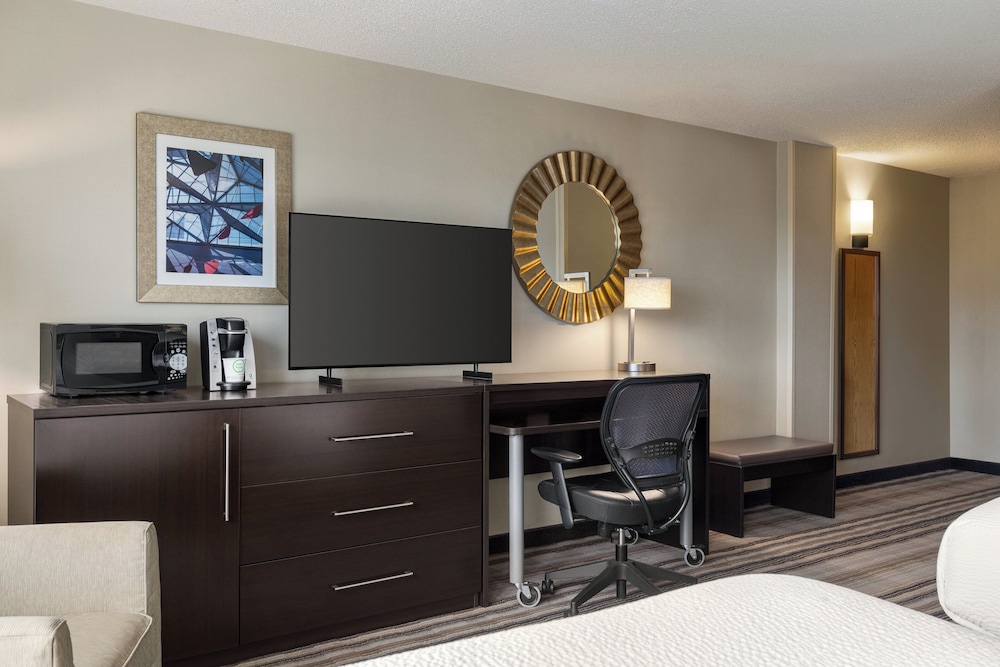 Holiday Inn Gaithersburg by IHG - photo 13