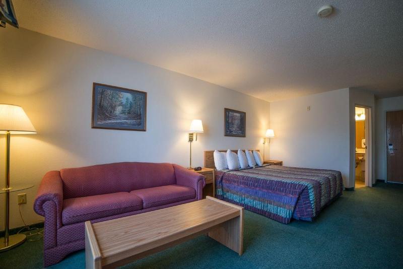 River Valley Inn & Suites - photo 14