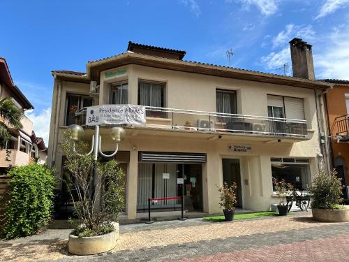 Résidence Aramis — 4-Star Luxury Hotel in Cazaubon, France