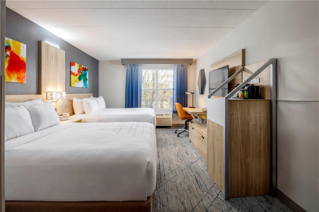 La Quinta Inn & Suites by Wyndham Lexington Park Patuxent - photo 21