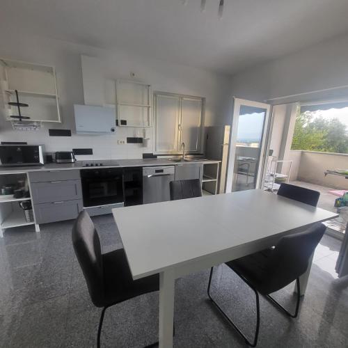 Jedro 100 M2 — 4-Star Luxury Hotel in Gradac, Croatia