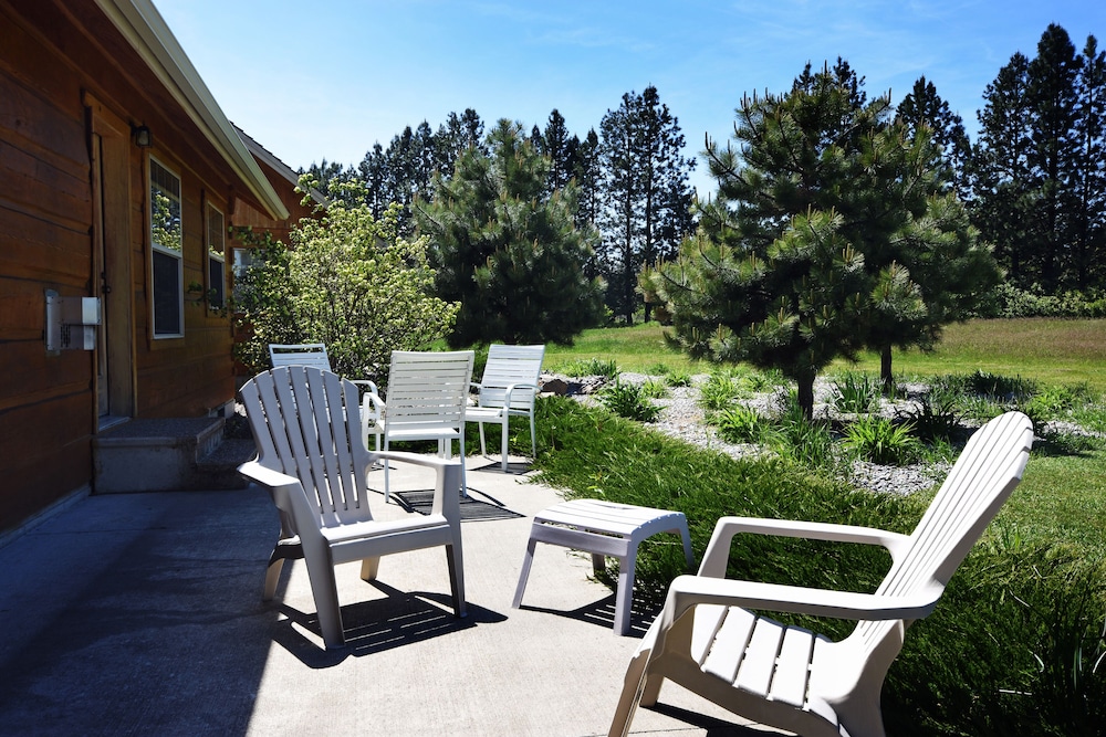 Bad Rock Bed and Breakfast Inn - photo 24
