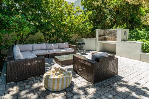 Oak Manor Boutique Guest House