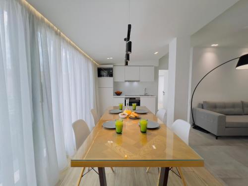 The Dazzling Glimpse Acropolis Suites — 4-Star Luxury Hotel in Athens, Greece