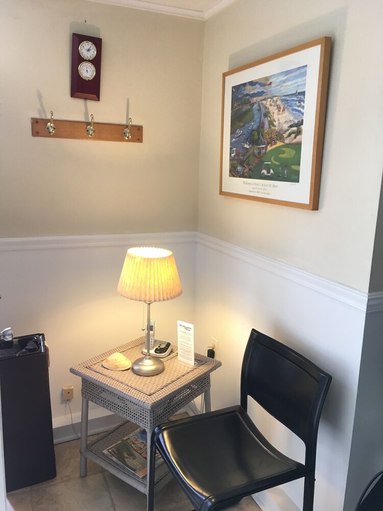 Westhampton Seabreeze Motel - photo 9