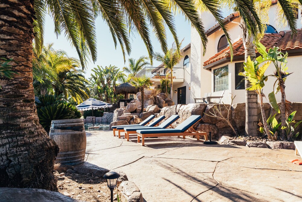 Moana by AvantStay Prvt Oasis w Scenic Views Tiki Bar & Pool w Water Slide - photo 33