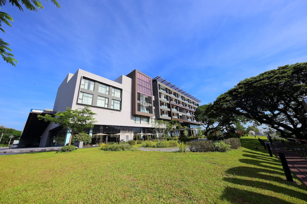 Midori Clark Hotel and Casino in Mabalacat City, Philippines