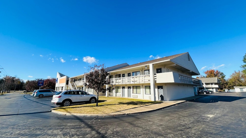 Super 7 Inn Tupelo - photo 45
