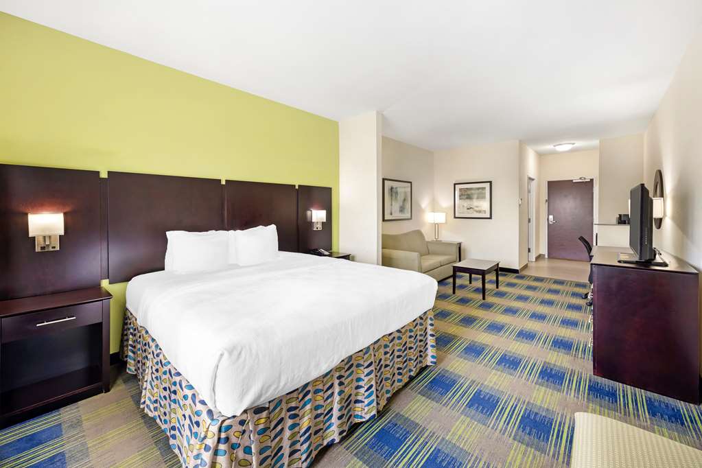 Best Western Plus Pratt - photo 23