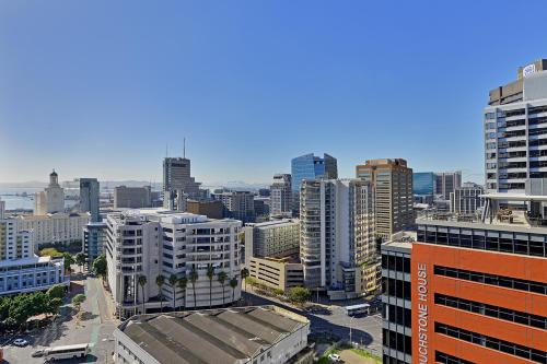 Maryam Designer apartment stunning views — 4-Star Luxury Hotel in Cape Town, South Africa
