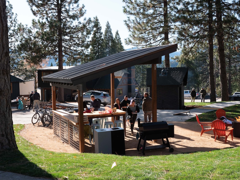 Loge Mt. Shasta - photo 29