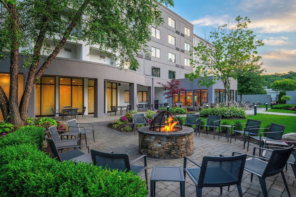 Courtyard by Marriott Providence Lincoln - photo 36
