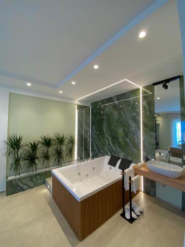 Alma Salina Suite — 4-Star Luxury Hotel in Margherita Di Savoia, Italy