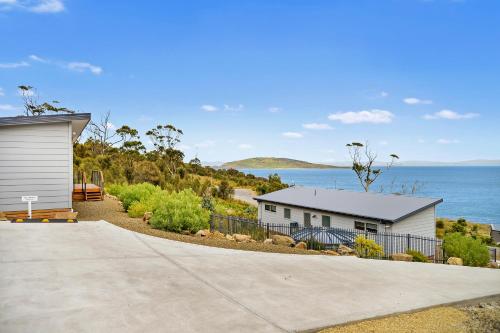 Chill Tasmania — Unknown City — photo 2