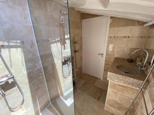 Les Gabians T3 Duplex 65m2 vue mer in Cassis, France