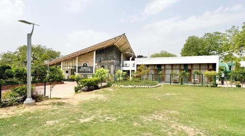 Aravalli Golf Course — hotel in Faridabad