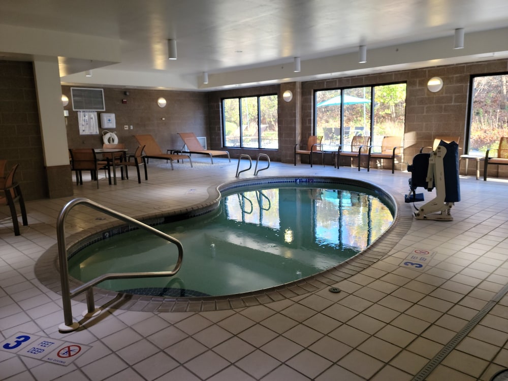 Courtyard Marriott Binghamton - photo 22
