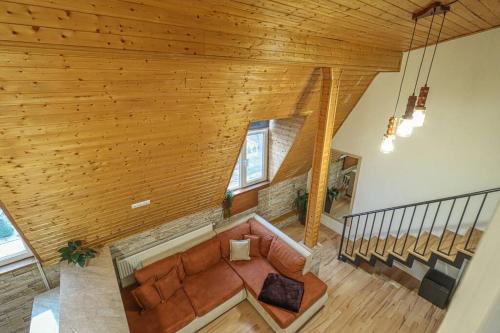 Cosy Central 2 BR Apartment By Wehost
