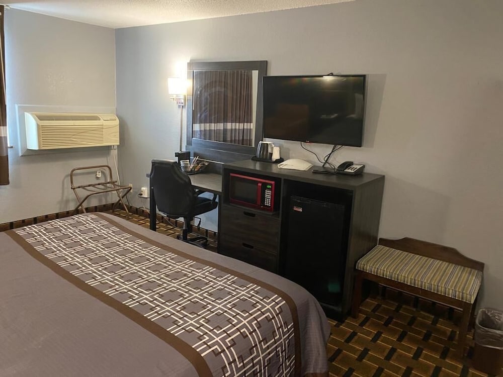 Faribault Hometown Inn & Suites - photo 11