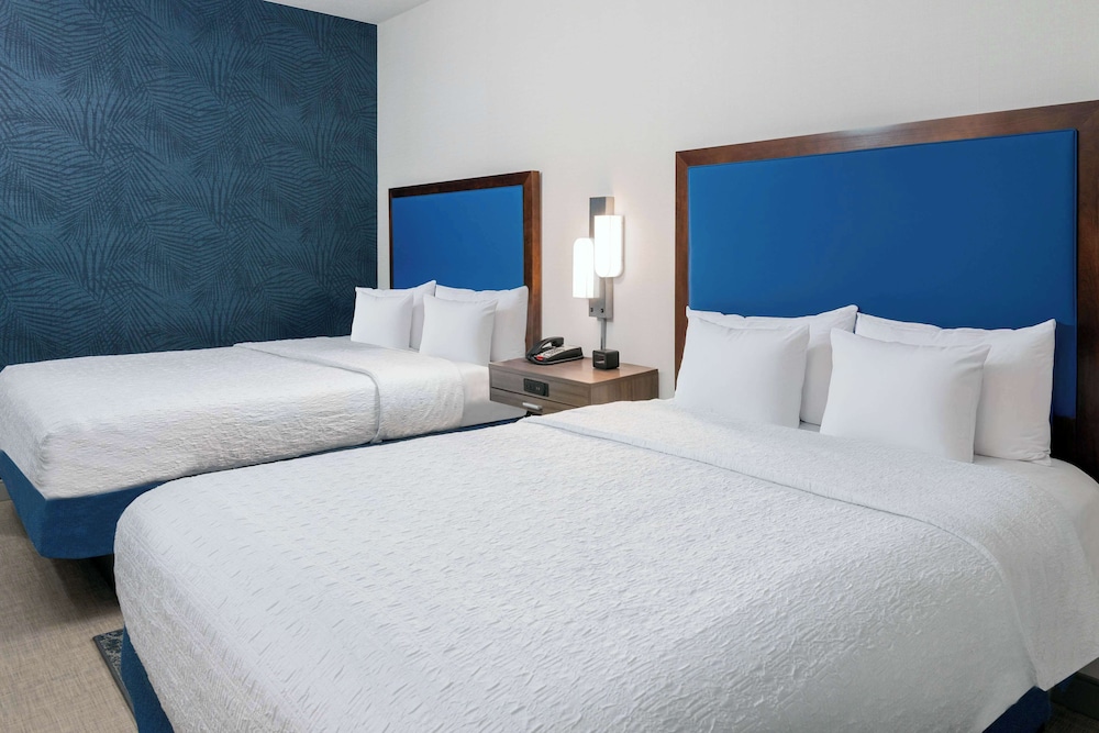Hampton Inn & Suites Clearwater Beach - photo 9