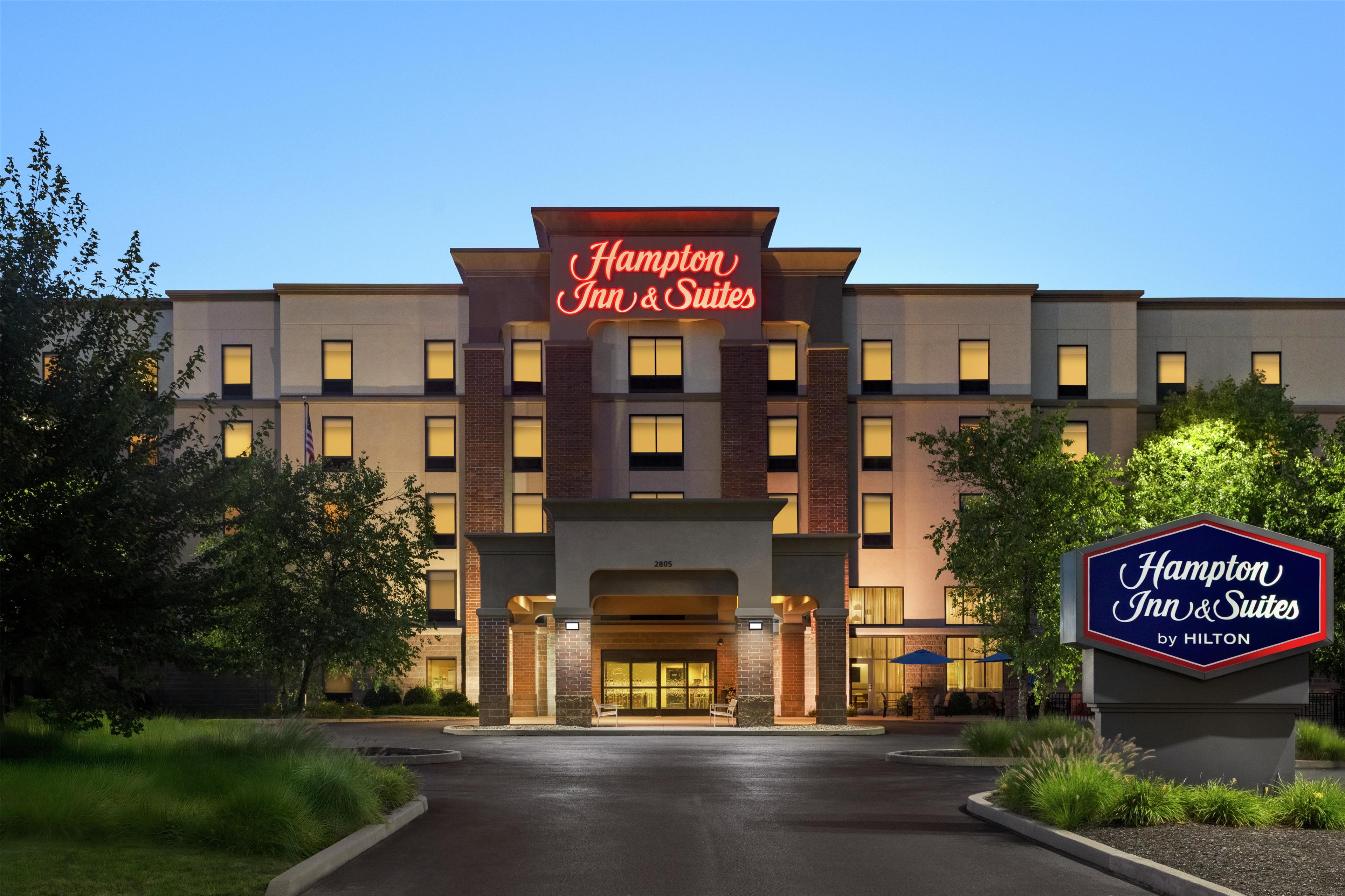 Hampton Inn & Suites Pittsburgh Harmarville - photo 3