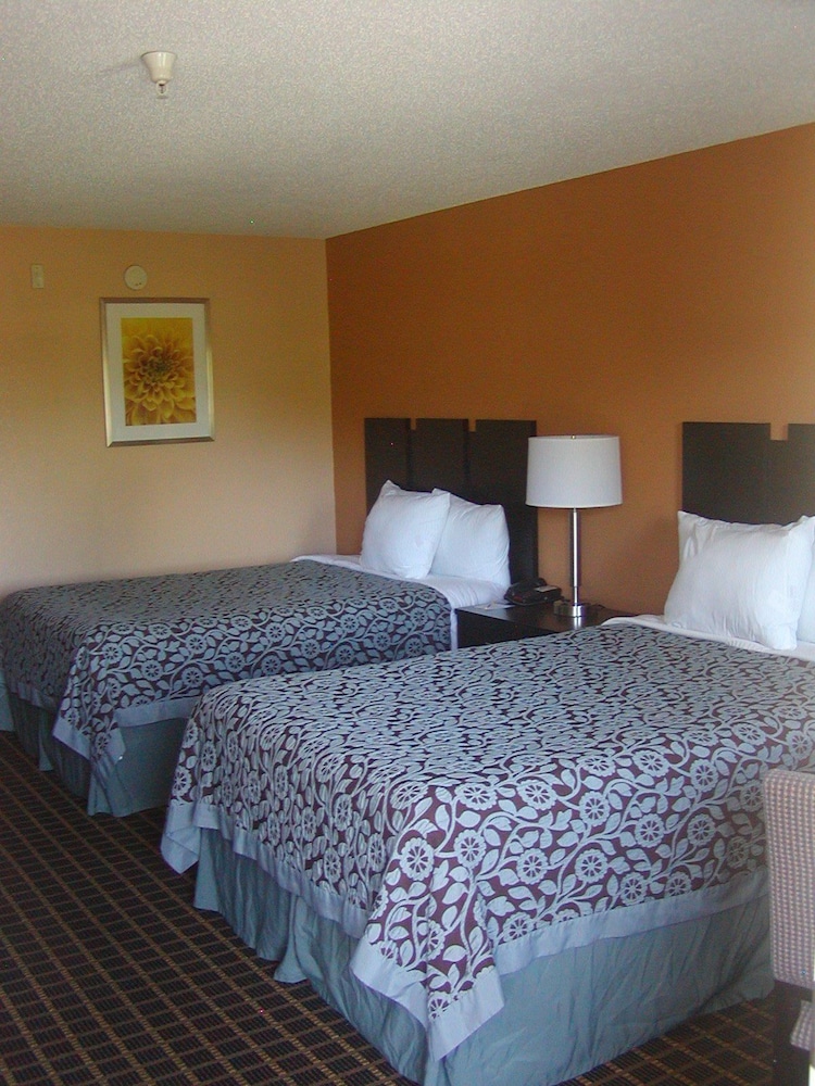 Days Inn by Wyndham Marietta White Water - photo 5
