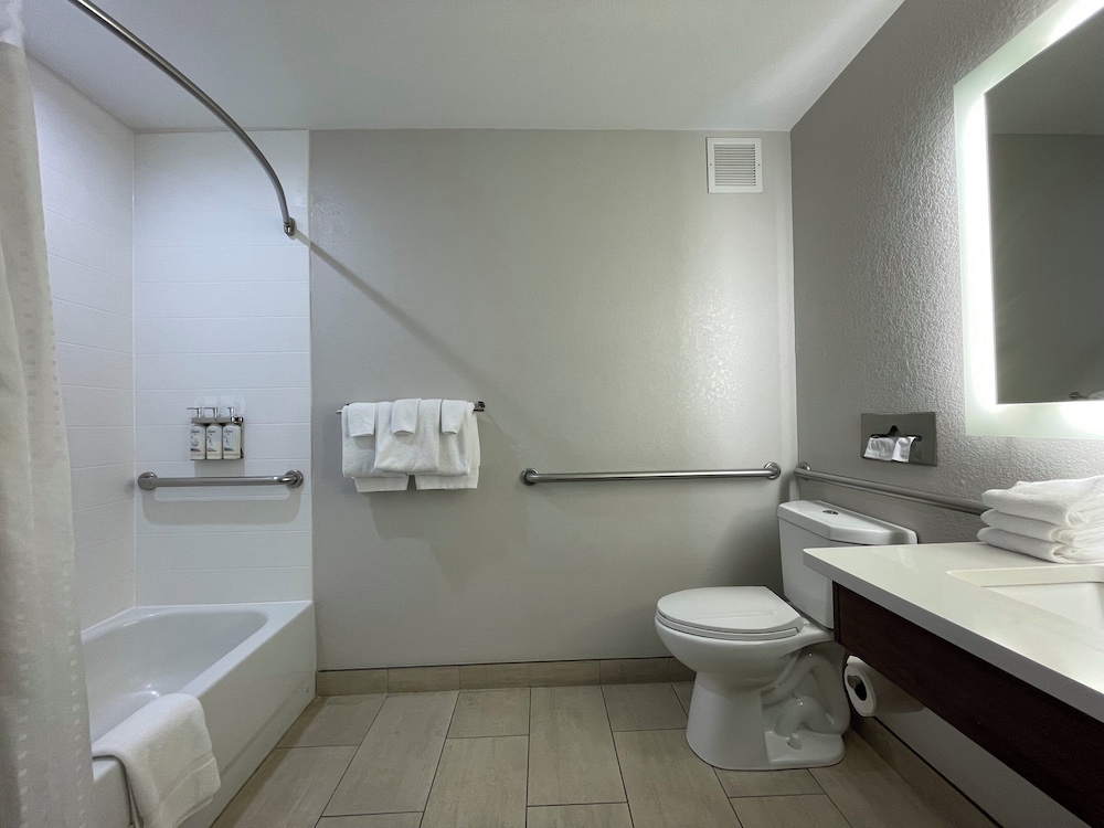 Holiday Inn Express & Suites Chattanooga by IHG - photo 28