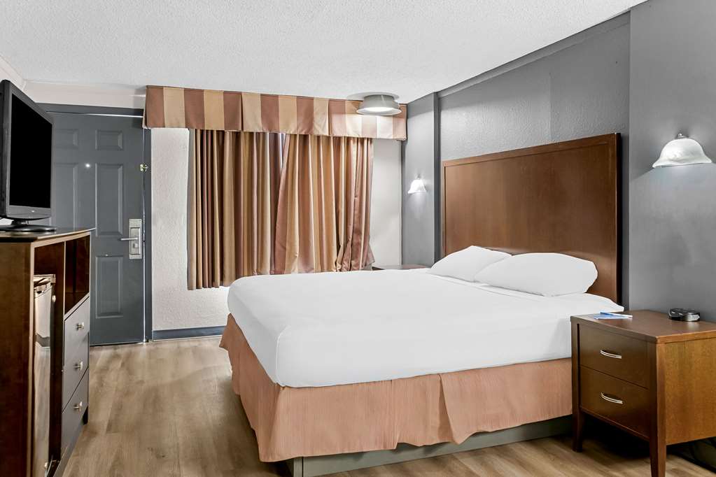 Rodeway Inn & Suites Saginaw I 675 - photo 14