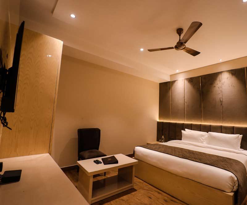 Hotel Mvr Grand in Kanpur, India