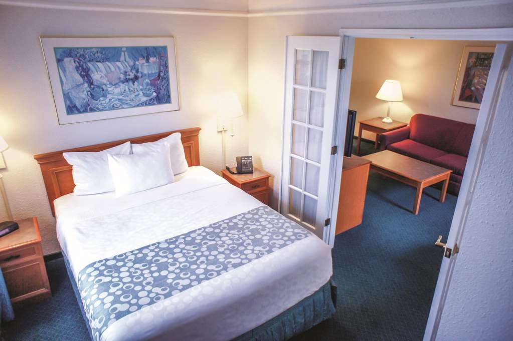 La Quinta Inn by Wyndham Moline Airport - photo 16