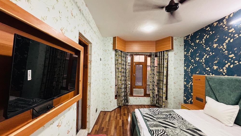 Hotel Indra - carbon neutral hotel in Srinagar