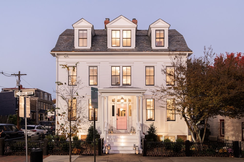 134 Prince Luxury Boutique Hotel - carbon neutral hotel in Annapolis