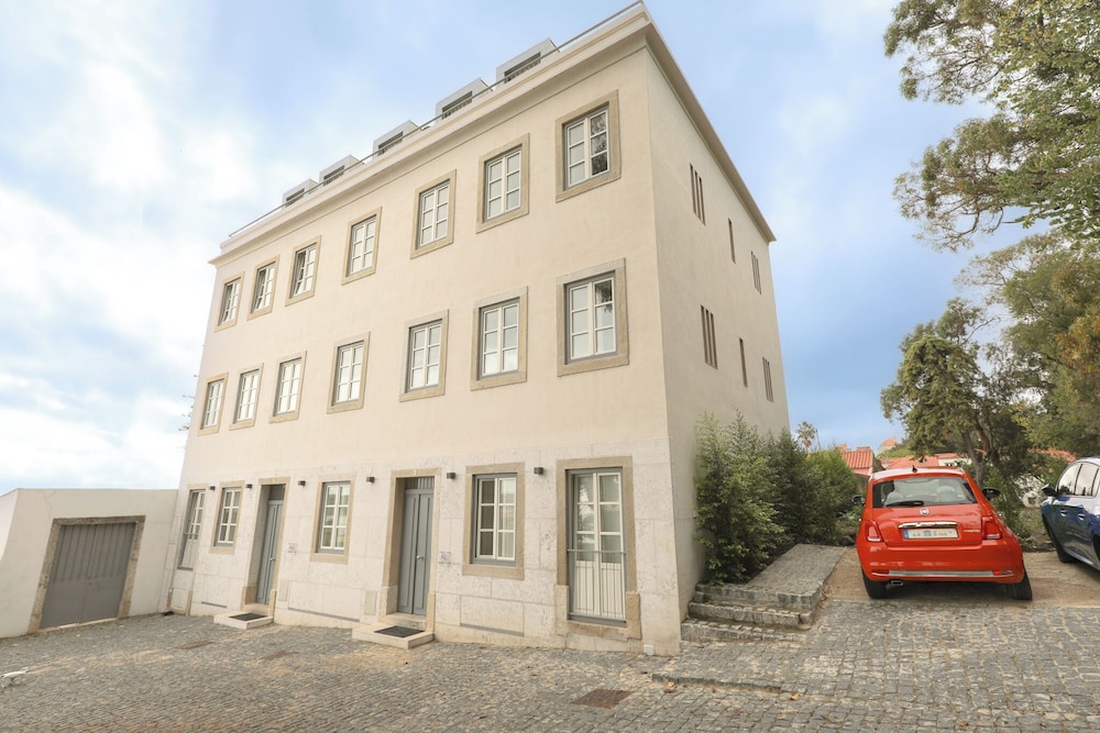 Ajuda Palace Inn Lisbon Apartments — 4-Star Luxury Hotel in Lisbon, Portugal